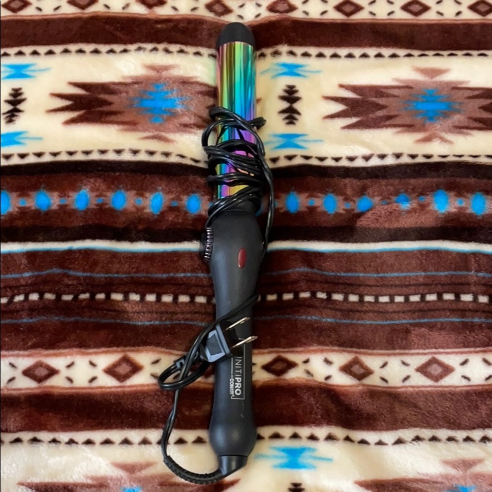 1 1/2 inch curling wand